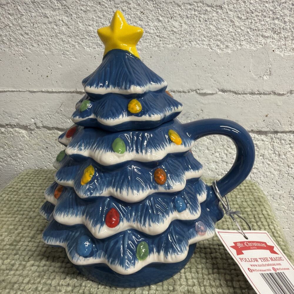 NWT Mr. Christmas Blue Nostalgic Tree Christmas Coffee Tea Mug 16 oz no spoon
